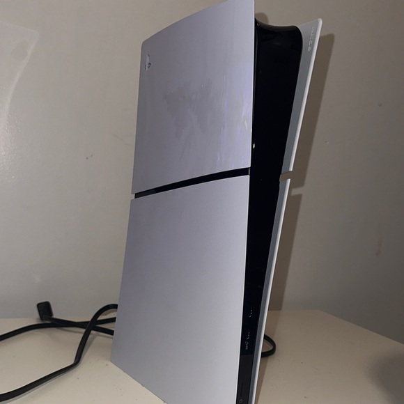 Slim Ps5 Digital and controller